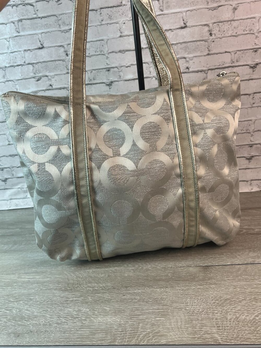 Coach Poppy Signature White/Silver Shoulder Bag Purse 14439 - Picture 4 of 8